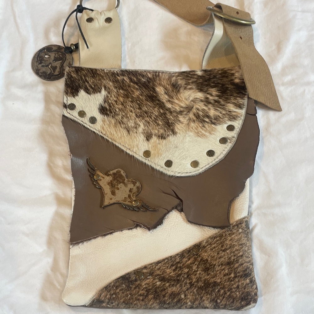 White buffalo creations leather crossbody bag